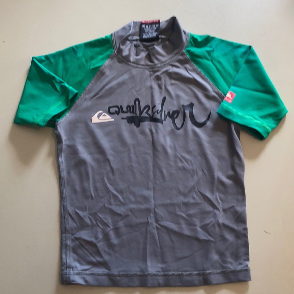 Quiksilver boys rash guard side 8